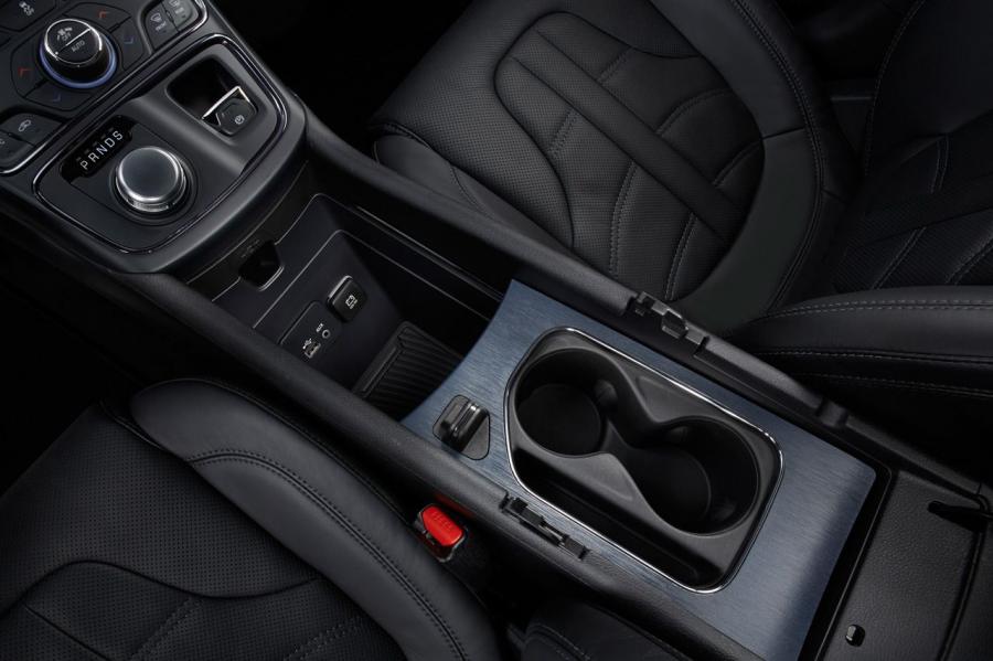  Chrysler 200 2015 года  (фото 44 из 207)